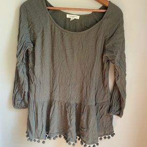 Beachlunchlounge olive green pompom top small